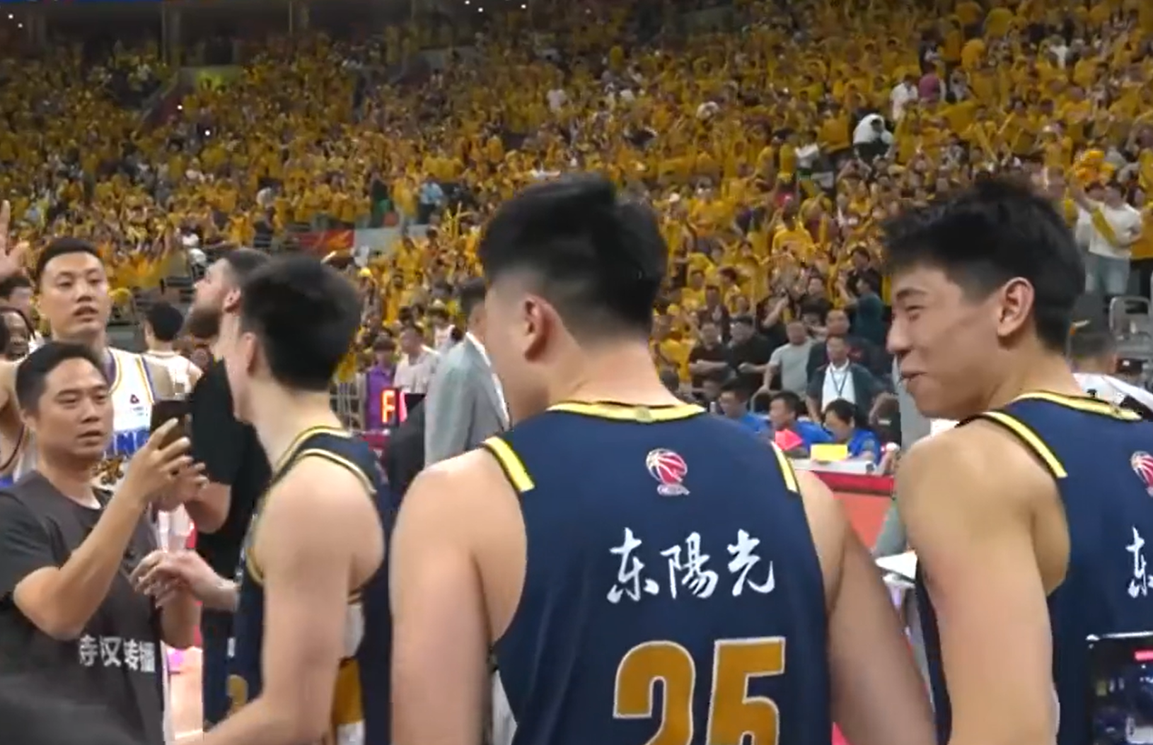 乐鱼体育-陈海涛乐开了花，广东队赢球奖金翻倍！